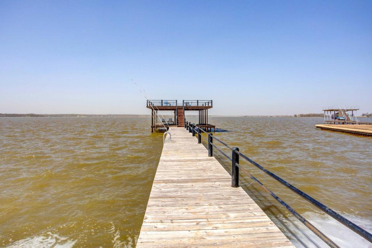 Cedar Creek Lakefront Vacation Rental With Pool Gun Barrel City Exterior photo