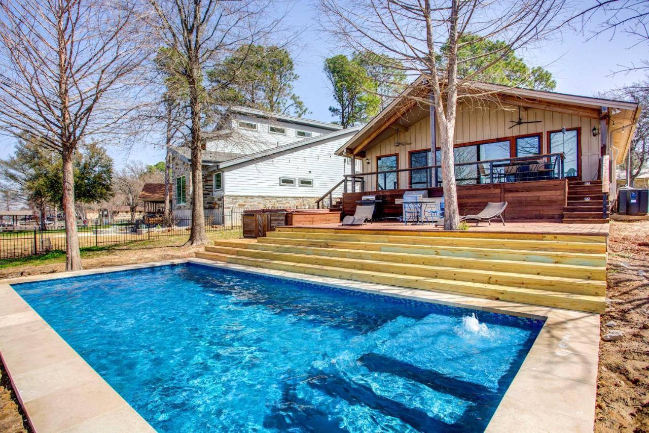 Cedar Creek Lakefront Vacation Rental With Pool Gun Barrel City Exterior photo