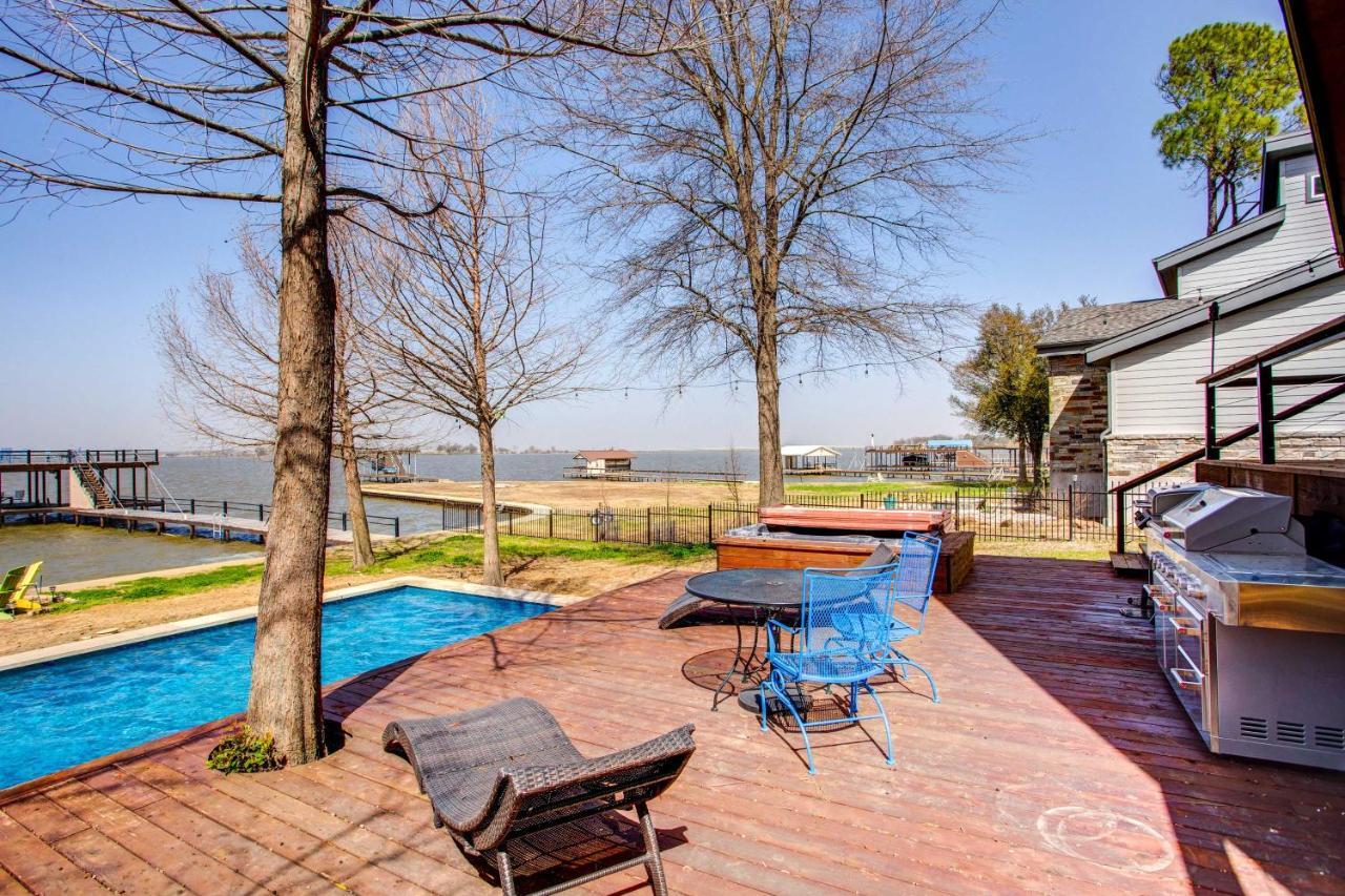 Cedar Creek Lakefront Vacation Rental With Pool Gun Barrel City Exterior photo