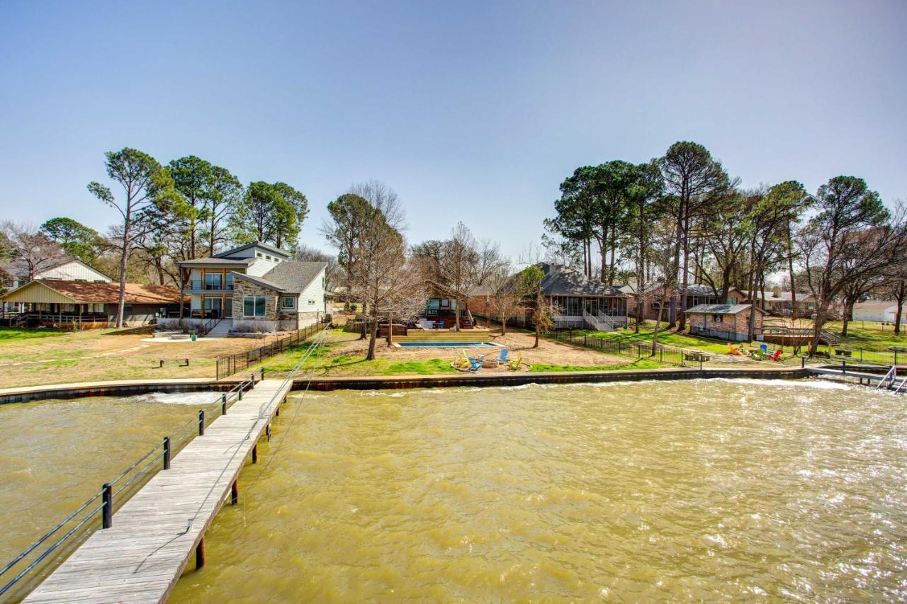 Cedar Creek Lakefront Vacation Rental With Pool Gun Barrel City Exterior photo
