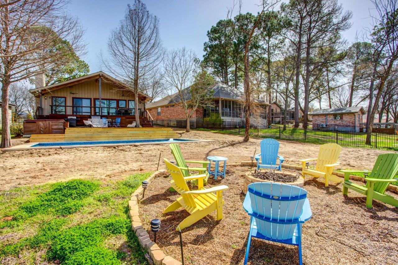 Cedar Creek Lakefront Vacation Rental With Pool Gun Barrel City Exterior photo